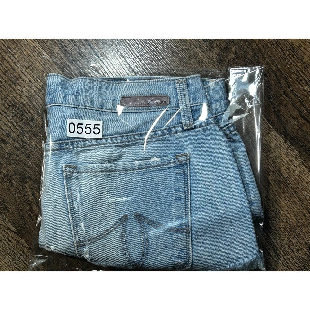 Level 99 Cut-off Jean Shorts Womens 27 Blue Denim Distressed Medium Wash Comfort - Picture 13 of 13